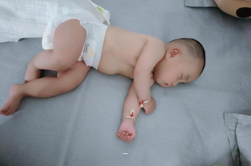 三门峡宝宝夏天要穿袜子吗